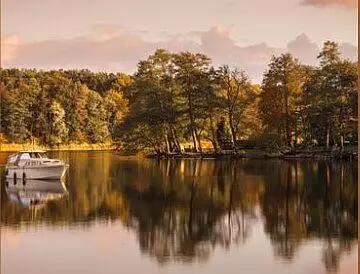 Boot auf einem See der Mecklenburgische Seenplatte