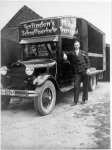 1926 unser erster Möbelwagen mit Motorantrieb